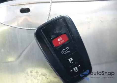 2021 Toyota Rav4 Xle z USA, uszkodzony, nr VIN 2T3W1RFV9MC157947